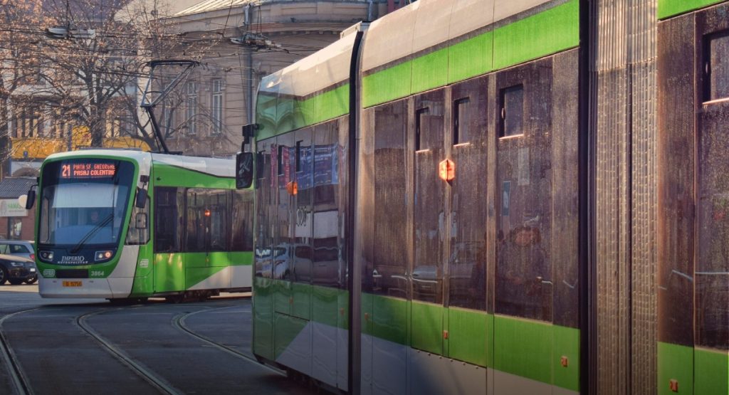 Tramvaiul 21, SUSPENDAT în weekend: Vezi ce autobuze te duc prin București