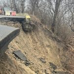 Drum închis de trei luni între Câmpina și DN1: Localnicii, ocoluri zilnice, lucrări blocate