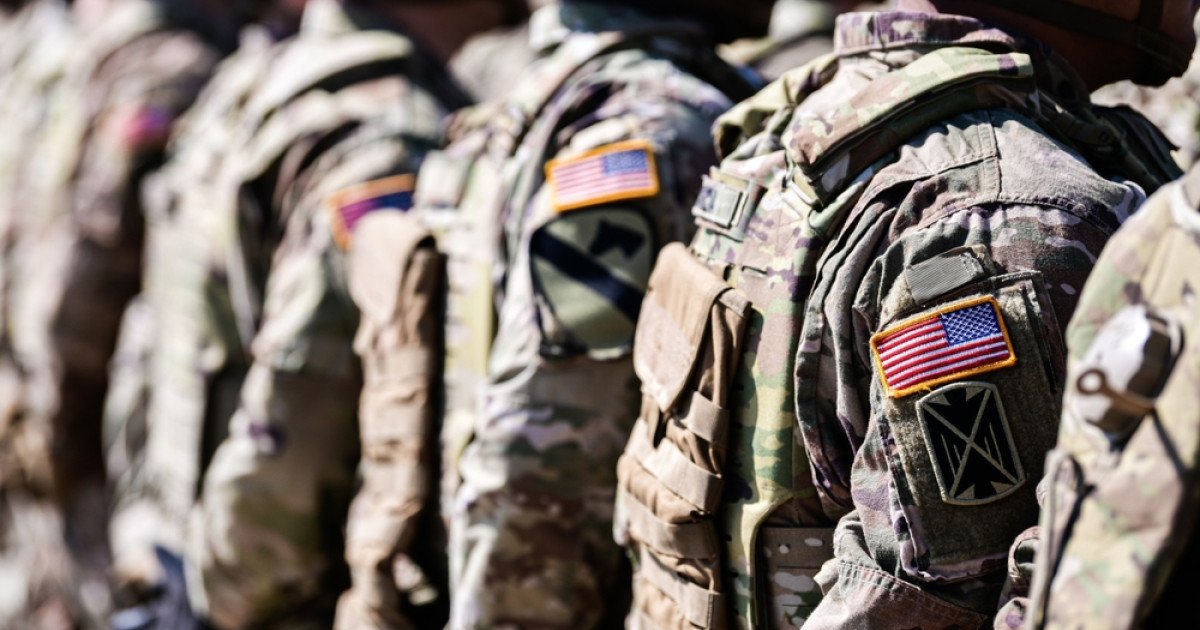 Tinerii militari americani își exprimă îngrijorarea și critica față de retorica belicoasă promovate de administrația Trump în contextul conflictului cu Iran, preferând un discurs sarcastic și vulnerabilitate pe platformele de social media Pe fondul intensificării tensiunilor dintre Statele Unite și Iran, unii membri ai Forțelor Armate americane, în special din generația Z, au început să-și manifeste scepticismul și neîncrederea față de abordarea oficială a administrației Trump