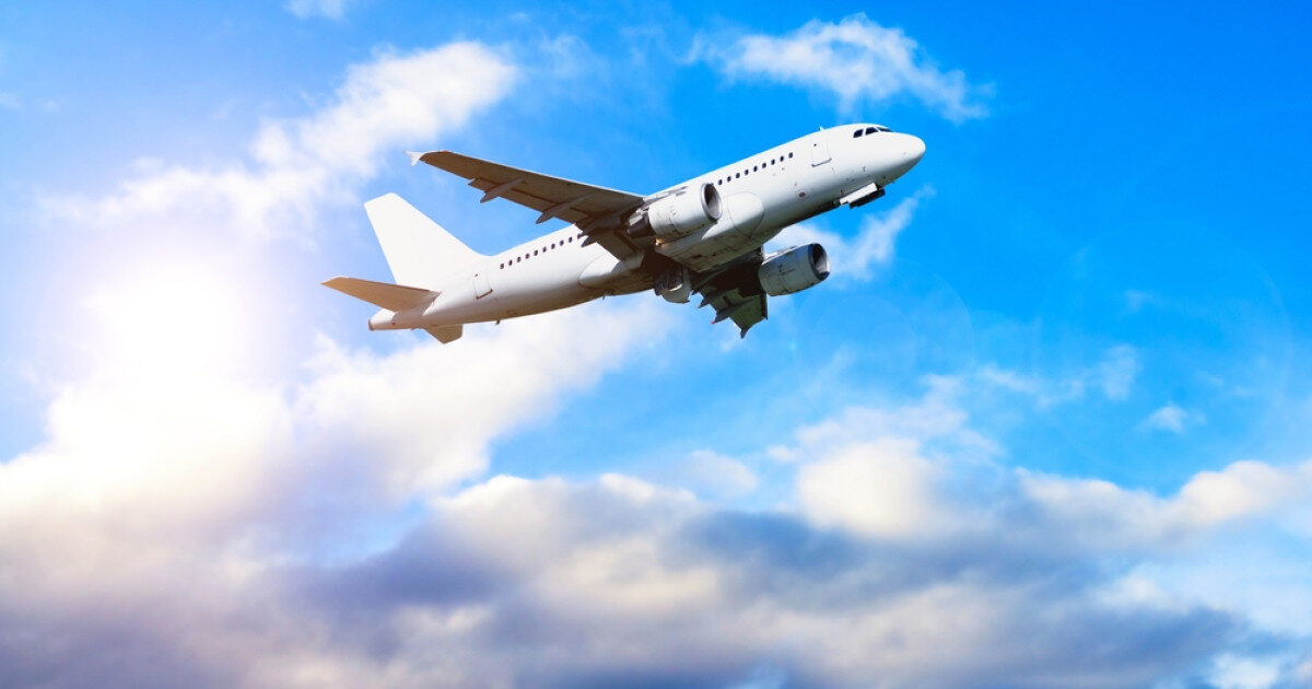 Criză de kerosen, vacanțe mai scumpe pentru români în această vară