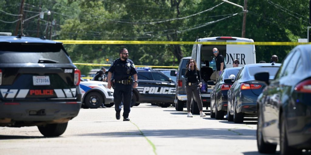 Love One Louisiana Strânge Fonduri pentru Victimele Masacrului