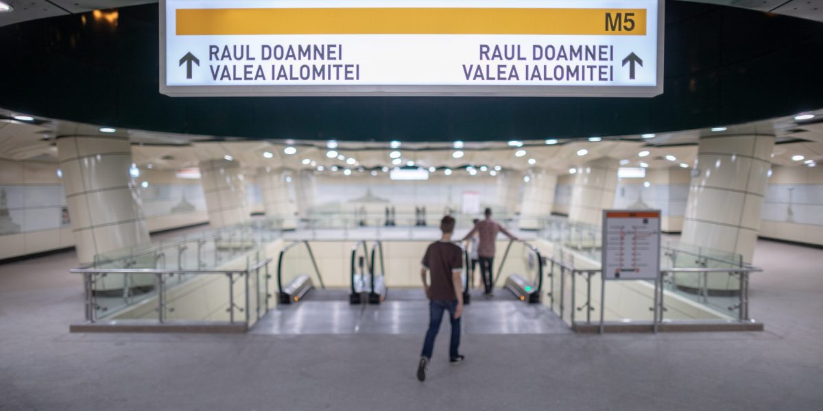 FOTO: Stațiile de metrou din București, transformate-n pisici. „Fiecare are o poveste”