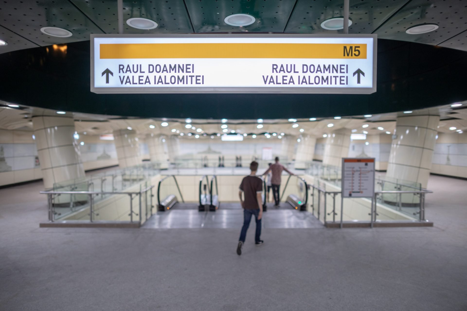 FOTO: Stațiile de metrou din București, transformate-n pisici. „Fiecare are o poveste”
