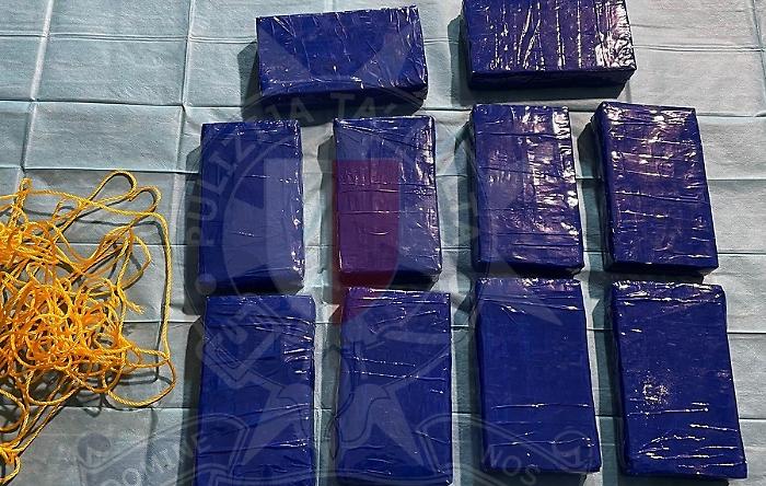 Șofer turc reținut cu 30 kg de cocaină în TIR lângă București