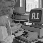 Multinaționalele înlocuiesc șefii cu inteligența artificială în proces de restructurare