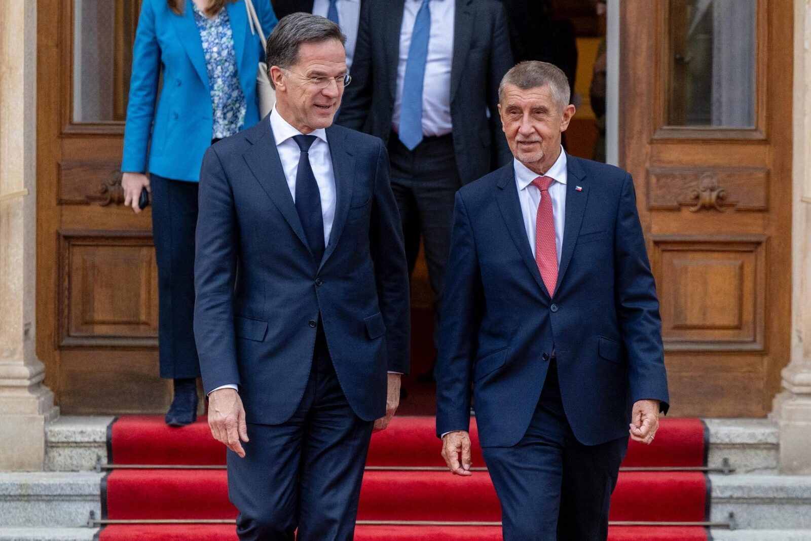 Babis, pus în fața NATO: Guvernul ceh taie din Apărare, dar respectă angajamentele