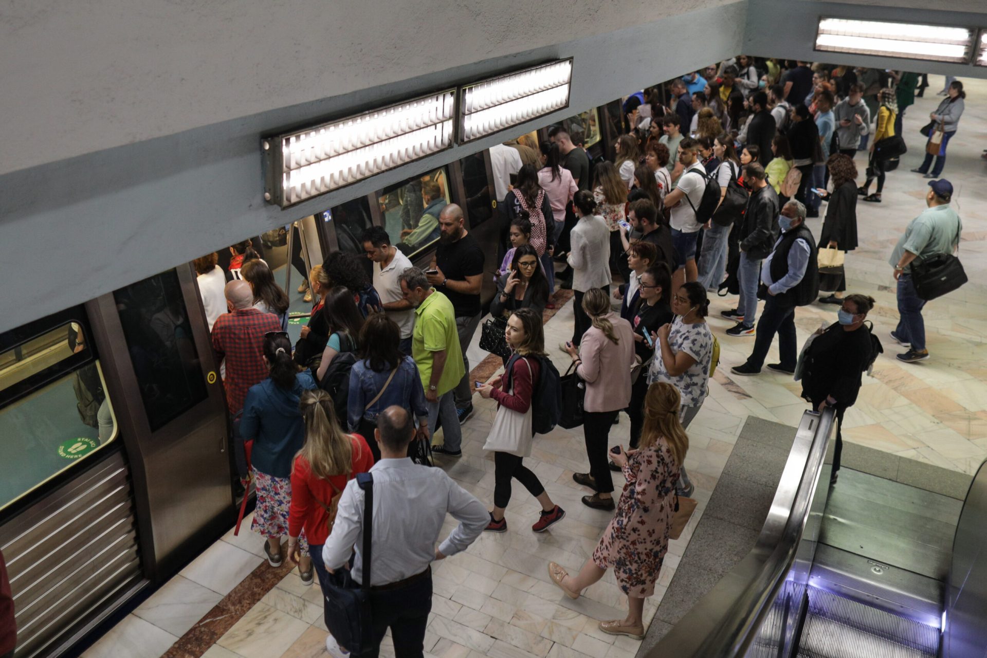 Bucureșteni furioși: Peste 11.000 au semnat petiția anti-scumpire la metrou