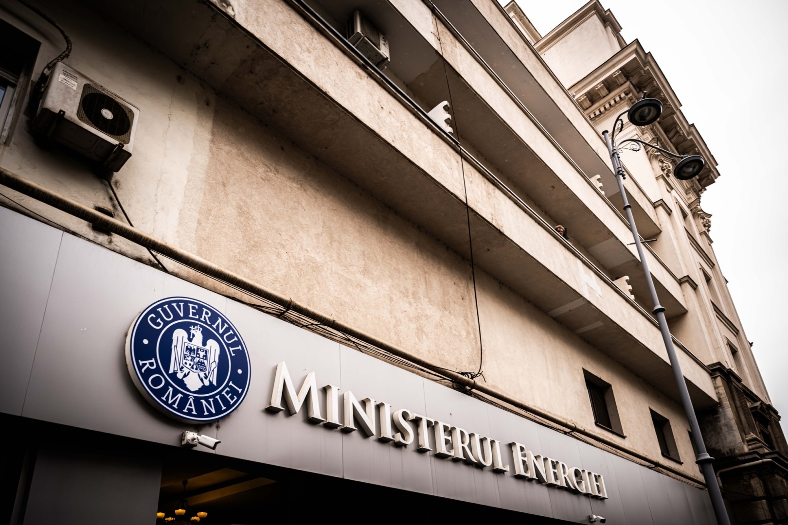 Mutare minister: Energie la Poștă, în noul sediu. Cât economisește statul la chirie?