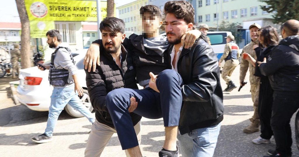 Atac armat într-un liceu din Turcia: 16 răniți. „A deschis focul la întâmplare”