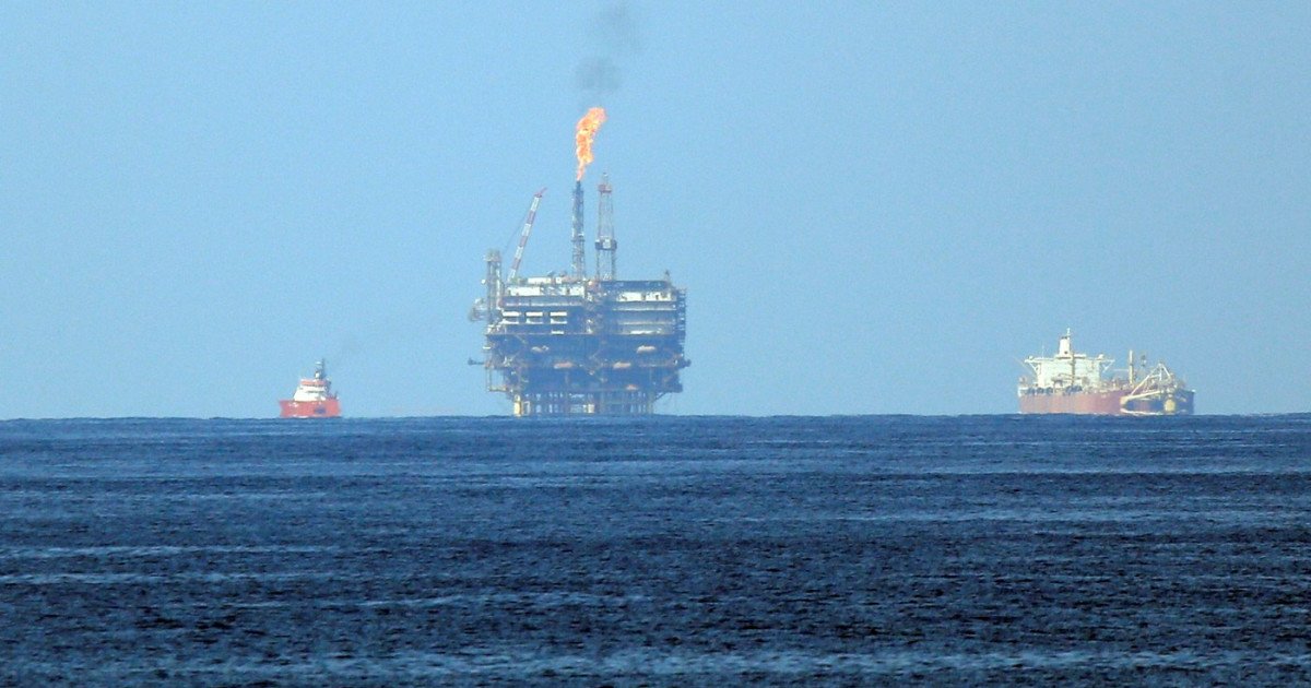 Descoperire majoră de gaze naturale în estul Mării Mediterane Egiptul și gigantul petrolier italian ENI au anunțat descoperirea unei zăcăminte majore de gaze naturale în apele estice ale Mării Mediterane