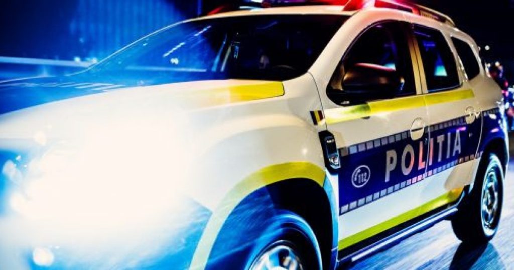 Paște cu săbii în Prahova: Polițiști amenințați, autospecială avariată, intervin forțele speciale