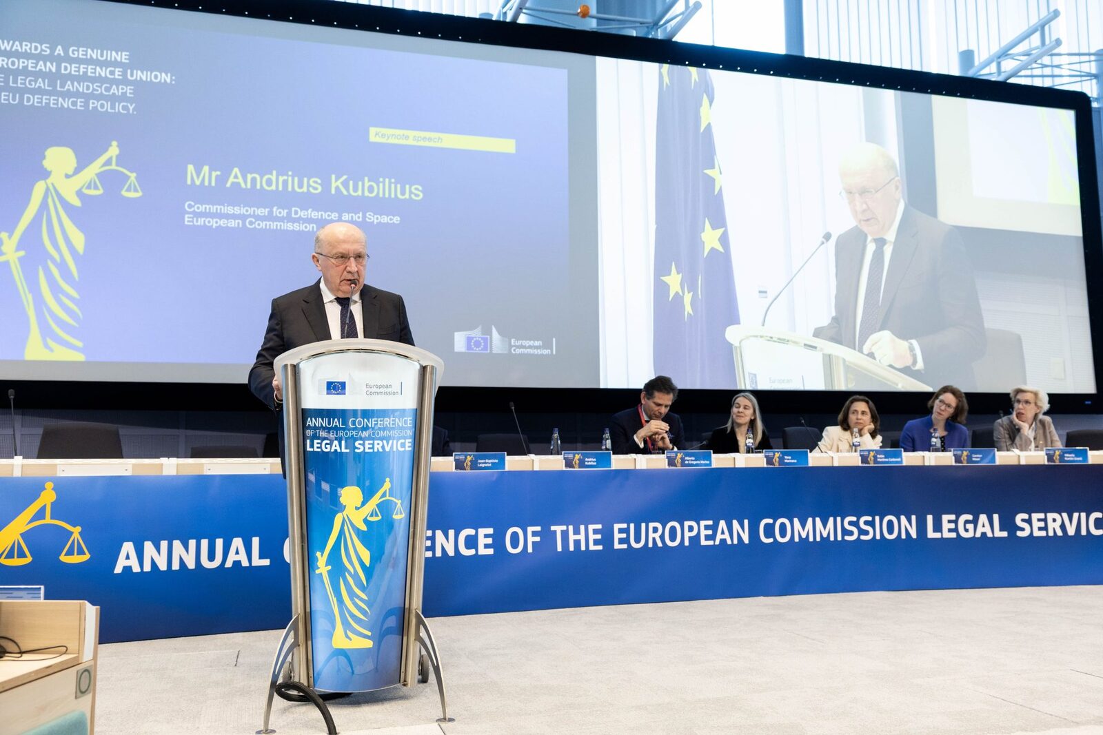 Kubilius pune la îndoială apărarea UE: Vor fi tratatele eficiente