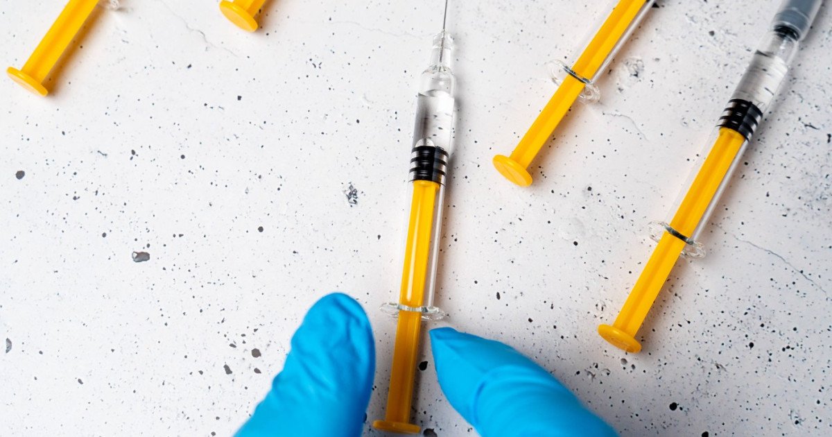 Ministrul polonez al Sănătății a anunțat că aproximativ 64 de milioane de doze de vaccin împotriva COVID-19 vor trebui distruse, după ce o hotărâre a unei instanțe belgiene impune Varșoviei să accepte și să plătească peste 1,3 miliarde de euro pentru vaccinurile nepreluate