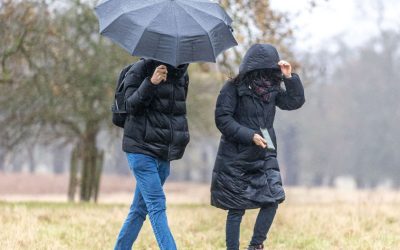 Vreme extremă la început de aprilie: ploi abundente, vânt puternic și ninsori în zona montană Administrația Națională de Meteorologie (ANM) a emis, miercuri, o avertizare meteo de intensificări ale vântului și ploi moderate cantitativ, valabilă de joi dimineața până sâmbătă seara, afectând majoritatea regiunilor țării