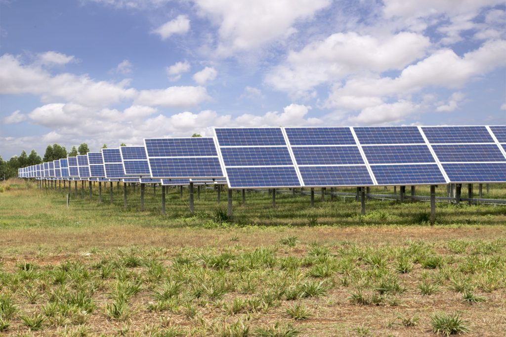 Compania austriacă Kraftfeld Energy atrage investiție strategică pentru proiecte de energie regenerabilă în România Kraftfeld Energy, companie austriacă specializată în energie regenerabilă, a reușit să atragă un investitor strategic pentru unul dintre cele mai importante proiecte din portofoliu