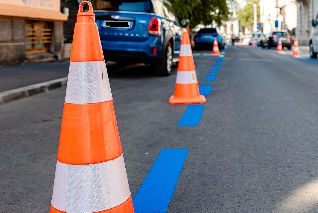 USR București cere păstrarea parcării gratuite pentru mașini electrice până în 2028
