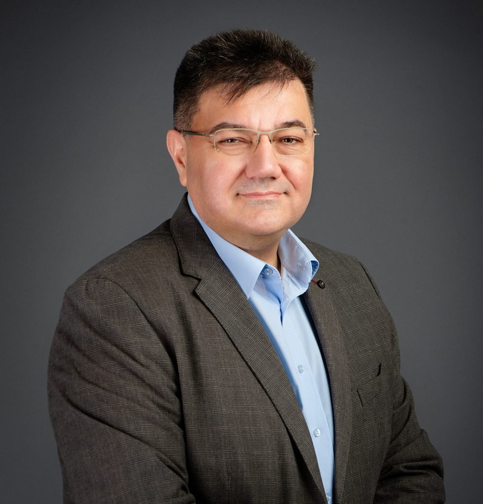 Conflictul din Orientul Mijlociu afectează radical industria inteligenței artificiale Războiul din Orientul Mijlociu declanșează un șoc dublu pentru sectorul dezvoltării și adoptării inteligenței artificiale, influențând atât fundamentalele fizice, cât și cele financiare ale acestui domeniu aflat în plină creștere