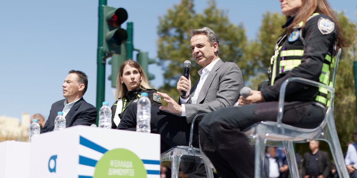 Premierul Greciei promite implementarea strictă a camerelor de supraveghere rutiere și sancțiuni dure