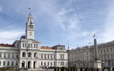Primăria Arad nu va face disponibilizări în cadrul măsurilor de reducere a cheltuielilor Primăria Arad a anunțat că nu va face disponibilizări în cadrul măsurilor de reducere a cheltuielilor, pentru că se încadrează în limitele stabilite de Guvern privind numărul de angajați