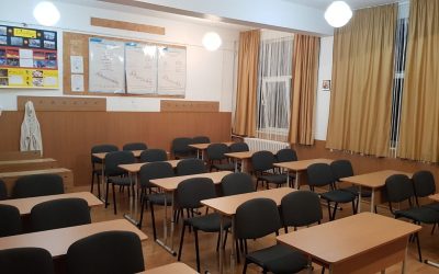 Programele școlare pentru clasa a IX-a sunt aproape finalizate, în proporție de 90%, urmând să fie completate până în luna mai, a anunțat reprezentantul Centrului Național pentru Curriculum și Evaluare, Bogdan Cristescu