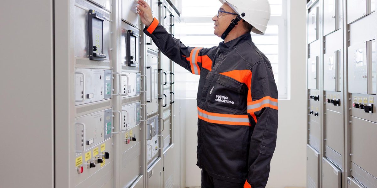 Retele-Electrice-Romania_statia-Mamaia_resize.jpg - ReactiveNews