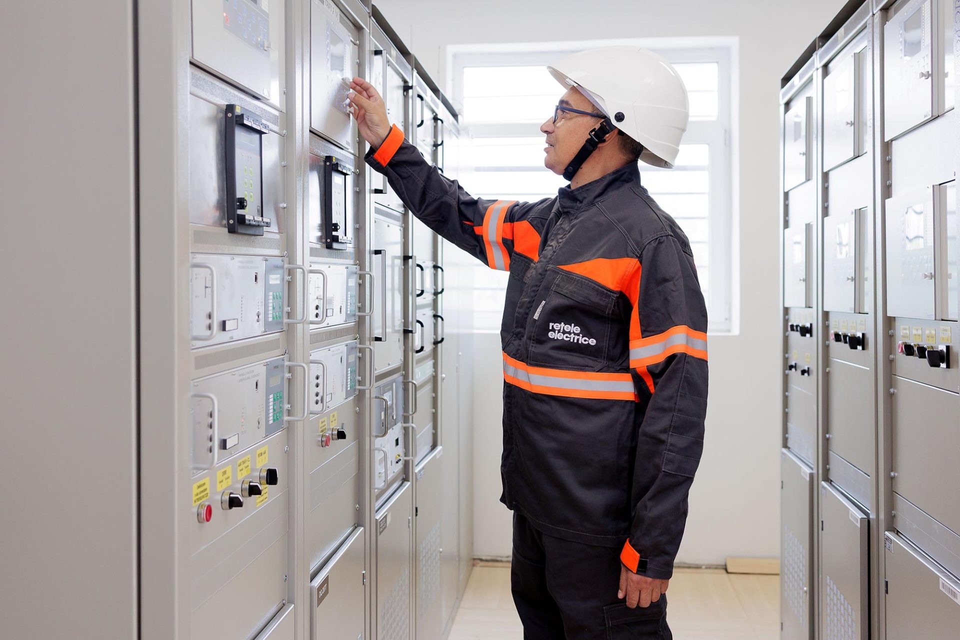 Rețelele Electrice din România au investit 1,4 miliarde lei în modernizare și digitalizare în 2025