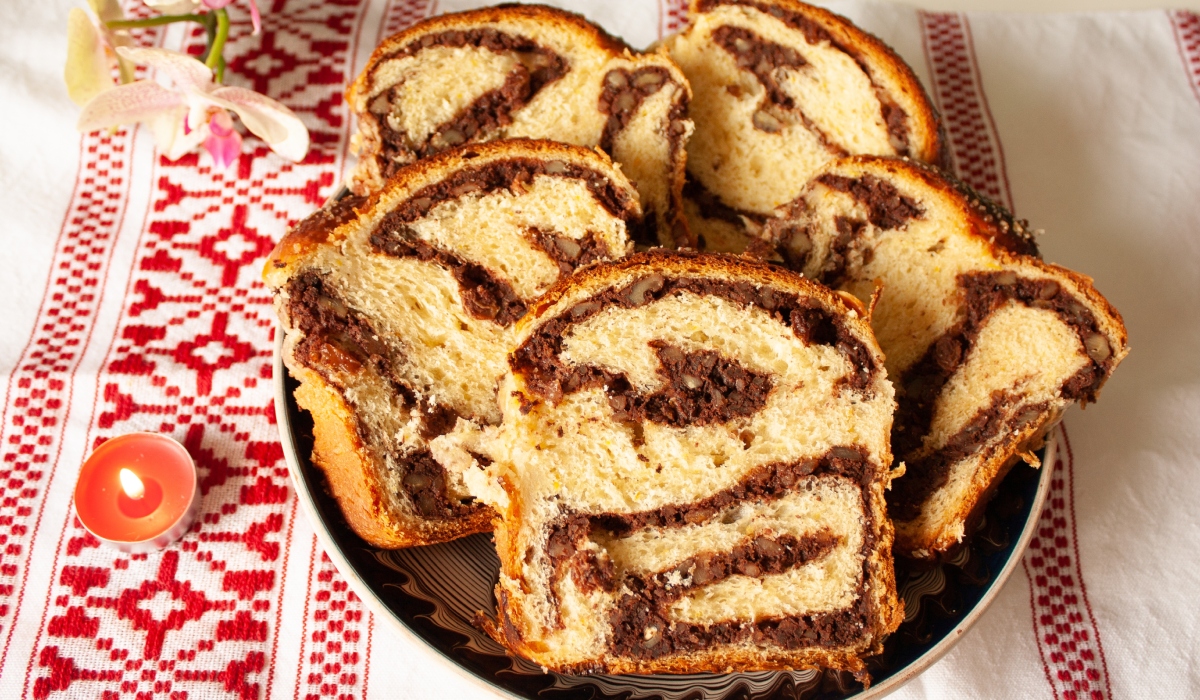 Budincă de cozonac: Rețeta bunicii, desertul salvator de la masa de Paște