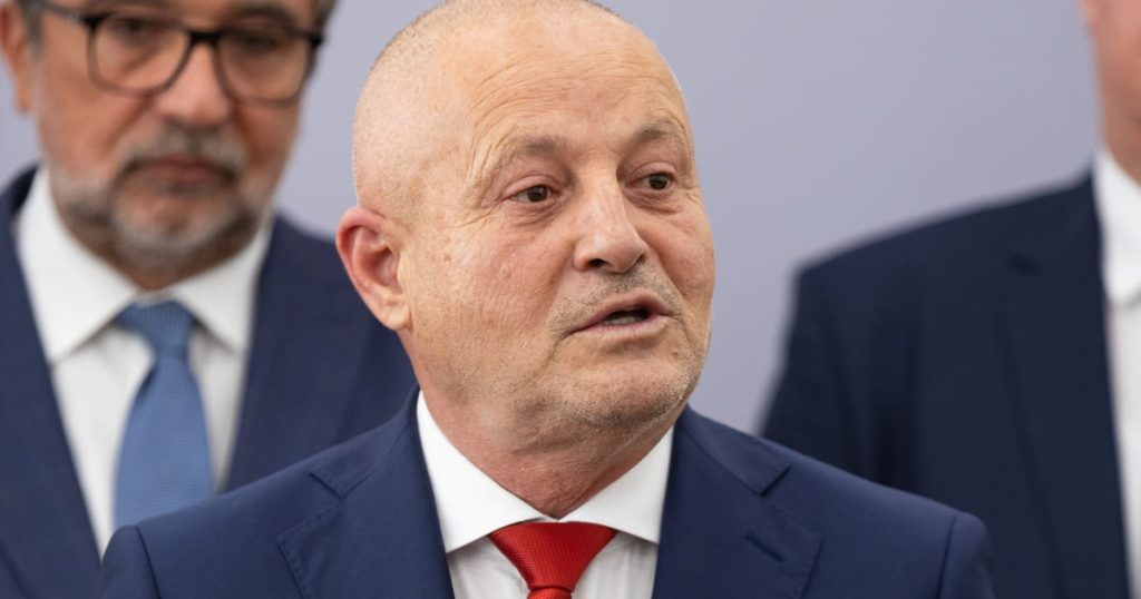 Reacții dure în PSD după ce un deputat social-democrat de Buzău a participat la ședința PNL: „A avut toate funcţiile oferite pe tavă”