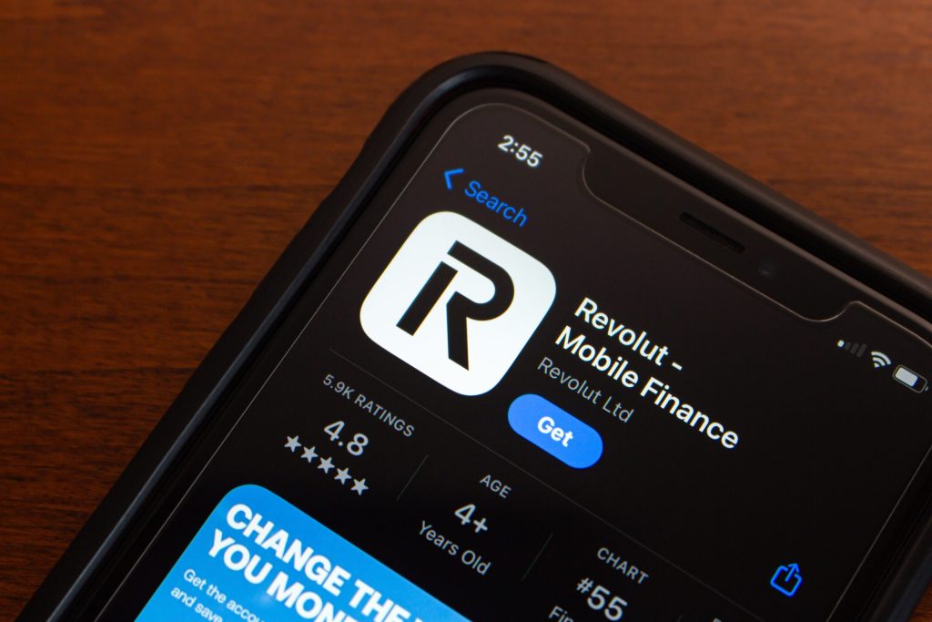 Revolut a fost amendată cu 11,5 milioane de euro în Italia pentru prezentarea de informații înșelătoare despre comisioane și condițiile serviciilor sale de investiții