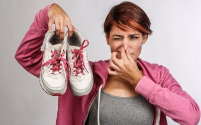 Scapă de mirosul din pantofi cu un truc simplu: 2 ingrediente salvatoare