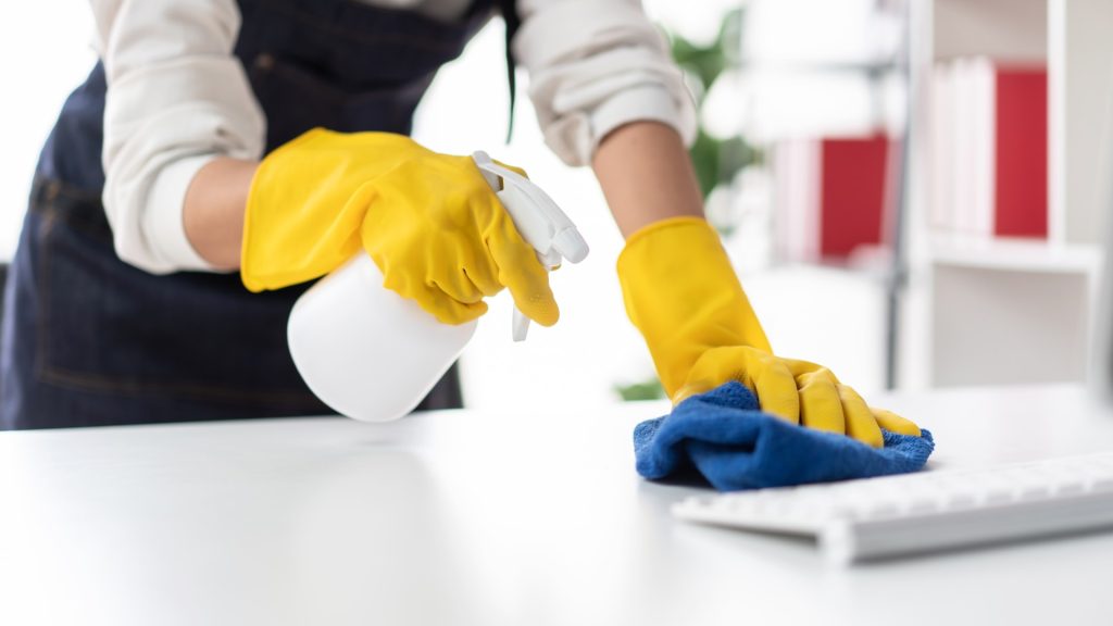 Curățenie-record în România: Cererea pentru servicii, explozie de 57%