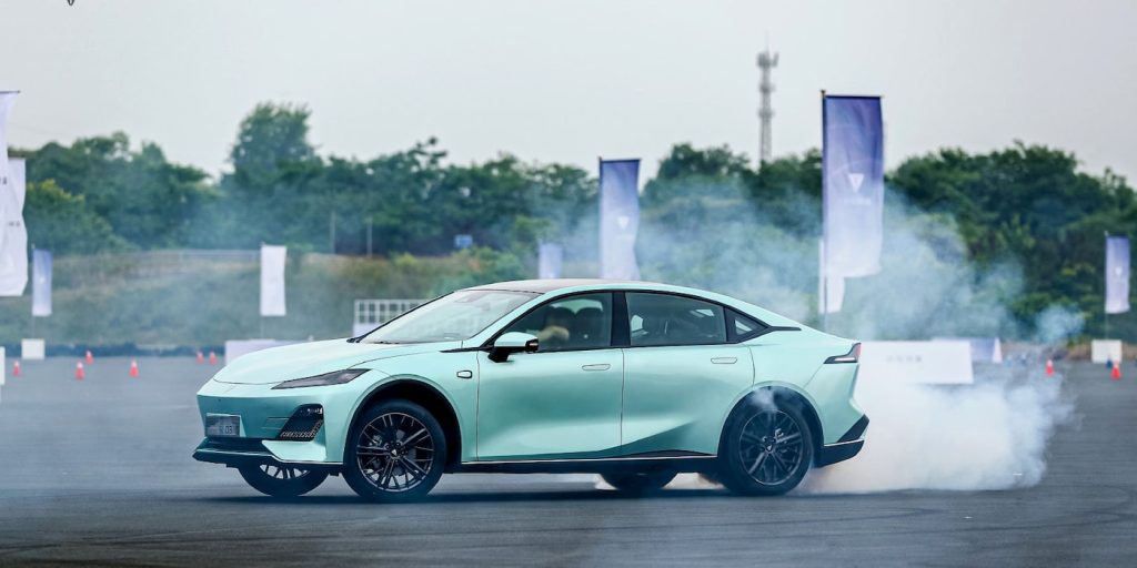 Bateriile solid state devin o realitate aproape de pilotare pe modele de serie, în timp ce companii precum Changan, Dongfeng și Chery ating noi recorduri în autonomie și siguranță