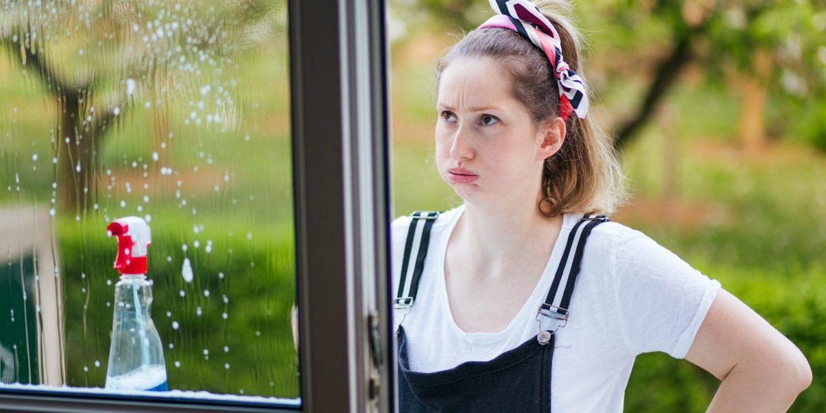 Secretul curățeniei: Soluție de geamuri „scut invizibil” anti-ploaie și praf