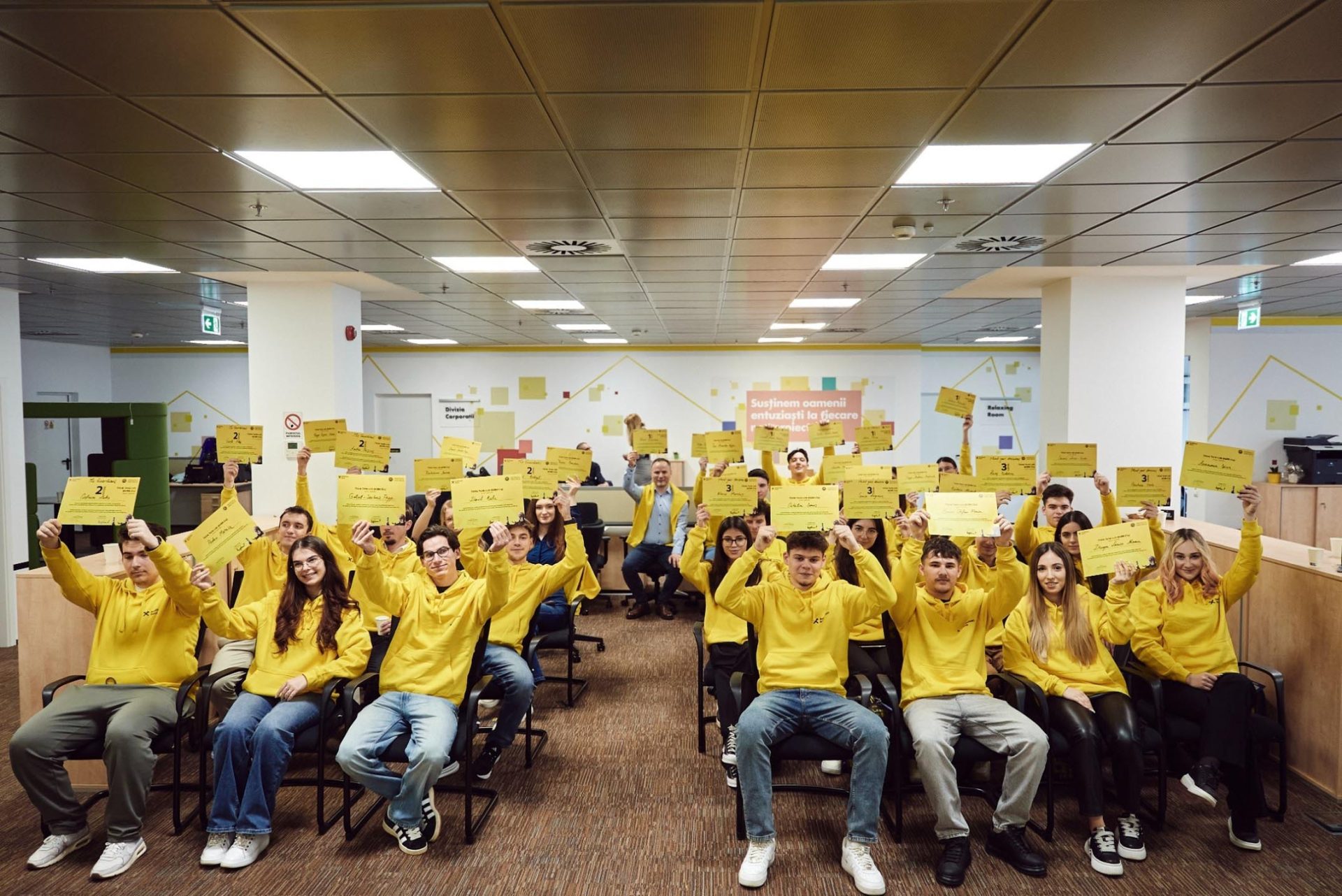Raiffeisen Bank și studenții UBB Cluj-Napoca celebrează succesul Think Tank Lab Raiffeisen Bank și Facultatea de Matematică și Informatică a Universității Babeș–Bolyai (UBB) din Cluj-Napoca au încheiat cea de-a treia ediție a programului de mentorat Think Tank Lab