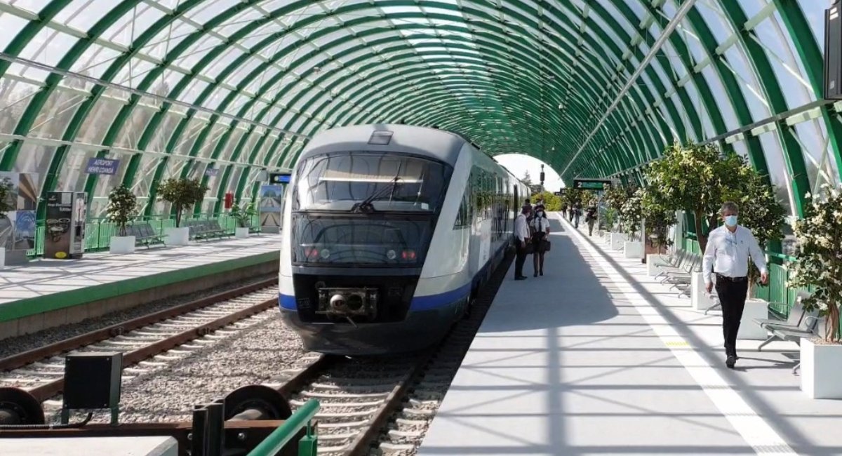 Un tren privat spre Aeroportul Otopeni a fost trimis pe un traseu greșit din Gara de Nord din București, în toamna trecută, din cauza unei erori umane
