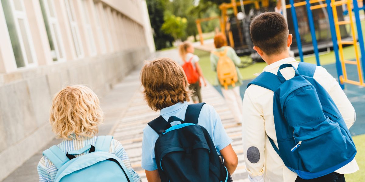 Începe vacanța de Paște 2026: Când revin elevii la cursuri și câte zile libere au românii în aprilie