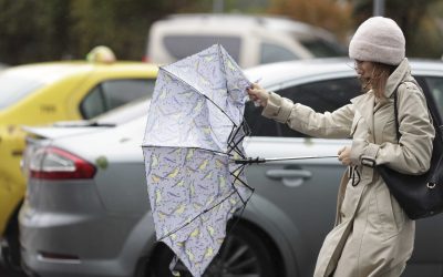 Meteorologii au emis o informare severă de vreme pentru următoarele zile, avertizând despre precipitații moderate și intensificări ale vântului care vor afecta majoritatea regiunilor din țară, precum și despre ninsori în zona montană