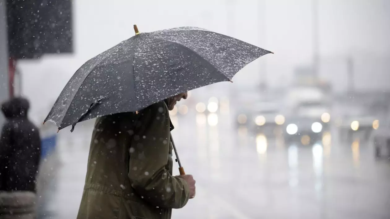Ploi slabe în weekend: maxime de 16 °C