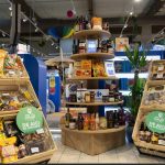 Artizanii din România, vizați de Carrefour: De la tarabă, pe rafturile retailerului