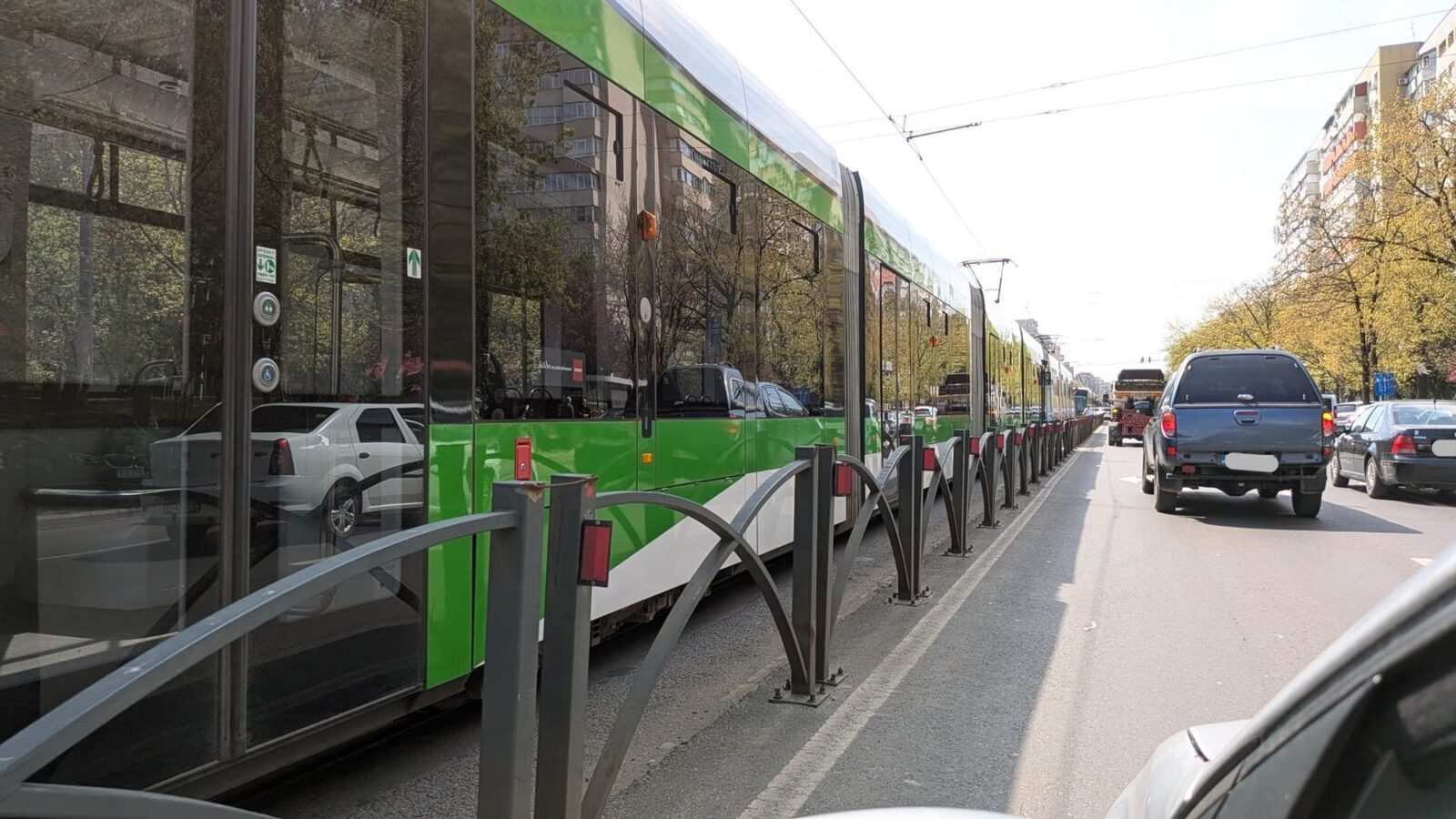 Linia 21, blocată pe Șoseaua Colentina: Călător cu probleme medicale