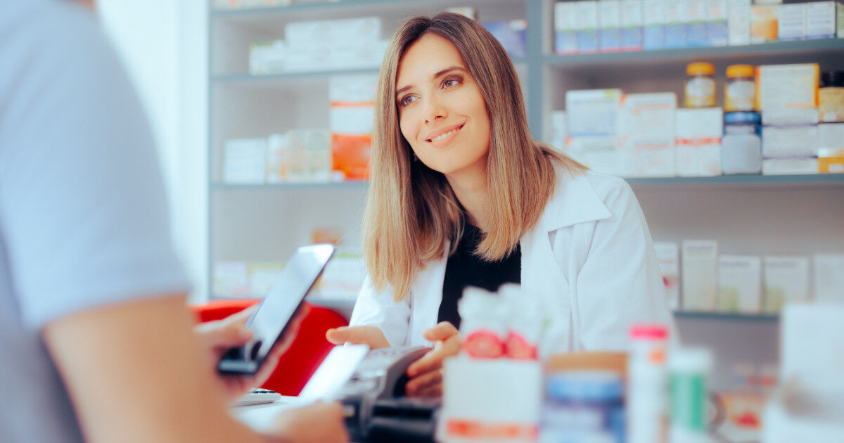 Alergiile oculare: Cum ajută farmacistul să te simți mai bine în România