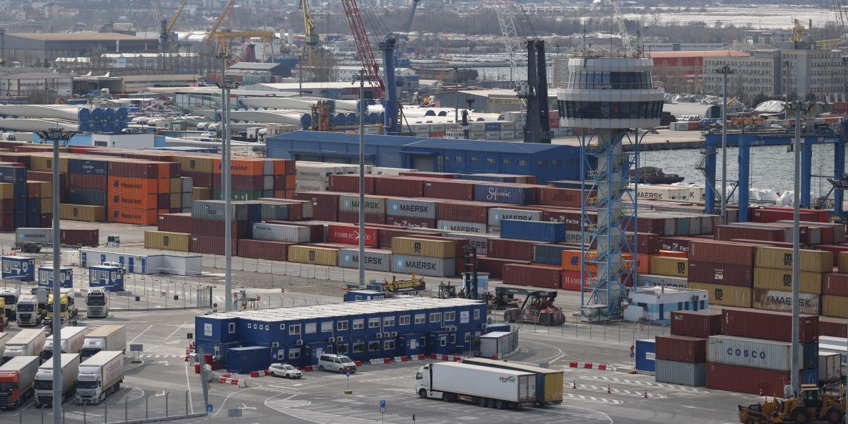 Guvernul pompează sute de milioane la Transporturi: Unde ajung banii?