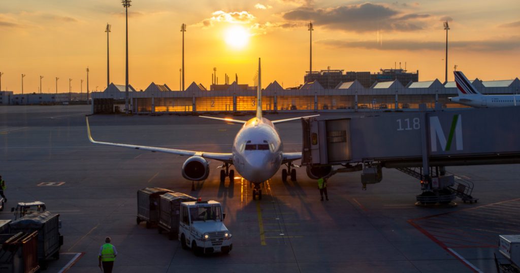 Criză de kerosen în Europa: Experții avertizează, vara, zborurile ar putea fi afectate