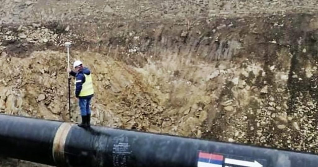 Autoritățile din Serbia au descoperit duminică mai multe rucsacuri pline cu explozibili la Kanjiza, situată în nordul țării, în apropierea conductei de gaze Balkan Stream, responsabilă pentru alimentarea Serbiei și Ungariei