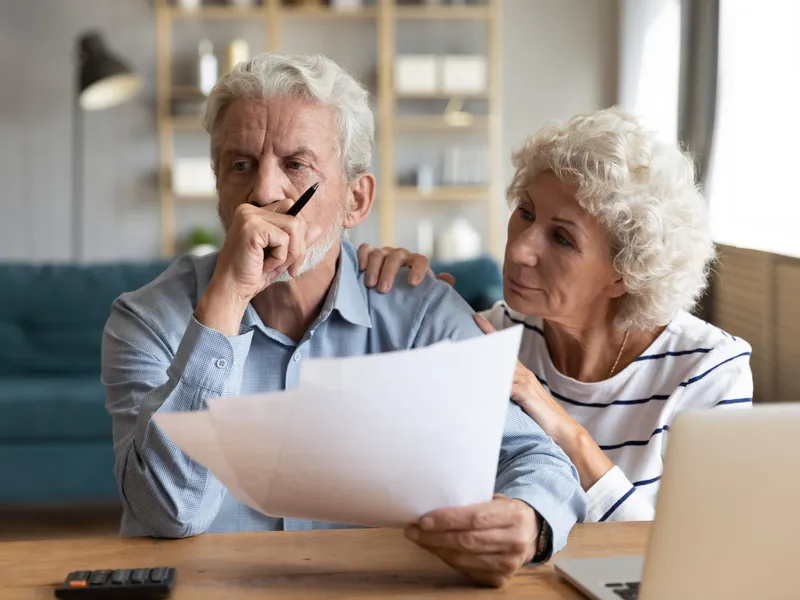 Pensionar cu salariu de 3.500 lei, pensie MIZERĂ: Cum se calculează?