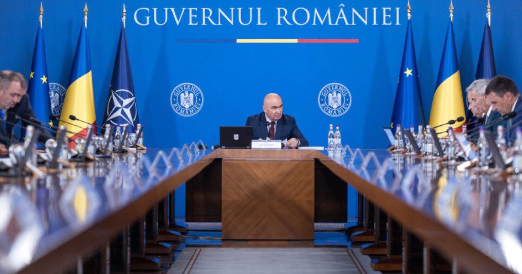 Premierul Ilie Bolojan a avertizat luni, într-un interviu acordat Digi24, că tensiunile din interiorul coaliției de guvernare, în special cele generate de Partidul Social Democrat, pot escalada, rezultând într-o criză politică importantă