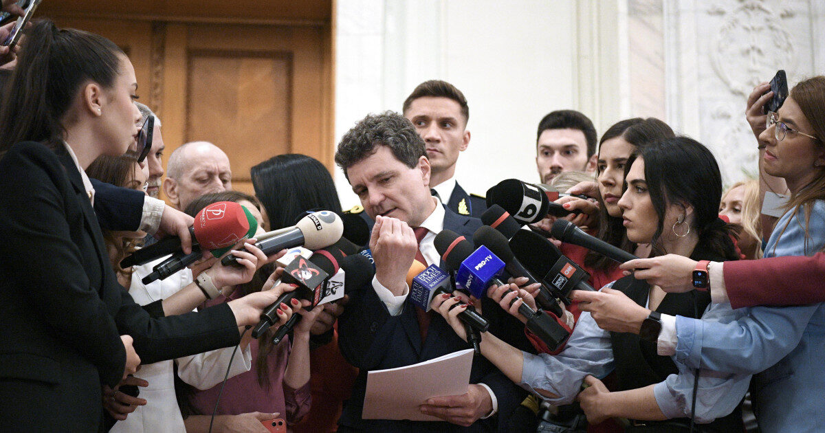 Criza bate la ușă în România: Președintele critică PSD-PNL