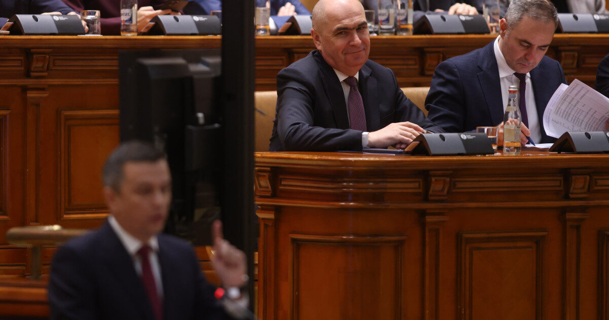 Bolojan, sfidător: „Când te înjură, e binecuvântare”. Liberalii, lăsați cu ochii-n soare