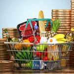 Cumpărăturile, în cădere liberă: Inflația mușcă din buzunarele românilor!