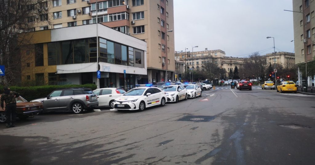 Controale masive în zona Sălii Palatului: Poliția verifică parcări și „rezervări” ilegale